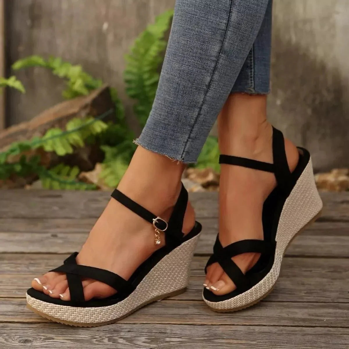 Crisscross Open Toe Wedge Sandals - minbolu -